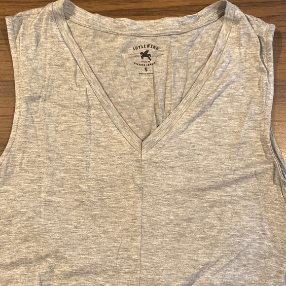 Idyllwind Women’s  Sleeveless Blouse - Picture 2 of 3